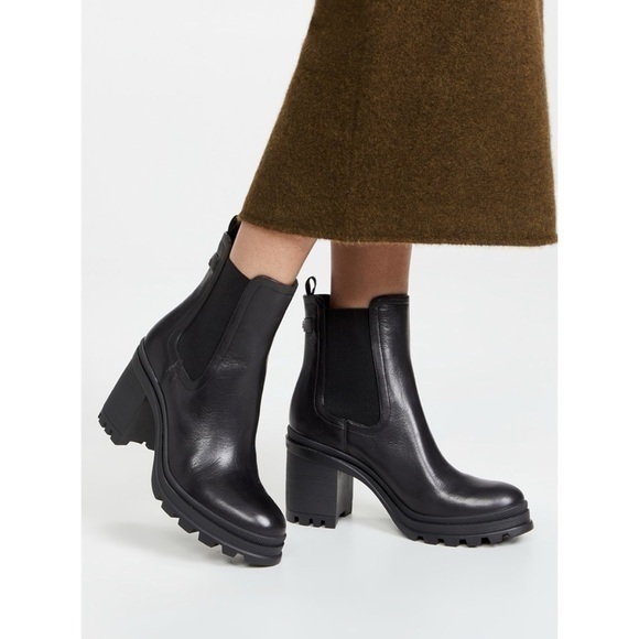 NWT Veronica Beard Winnie Chelsea Boots Black Leather Size 6